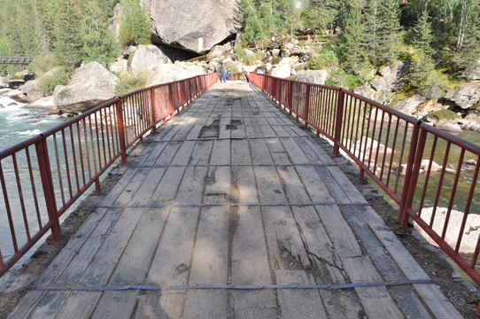 木质长桥