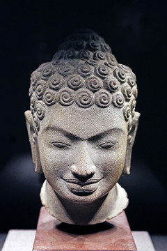 柬埔寨佛头像
