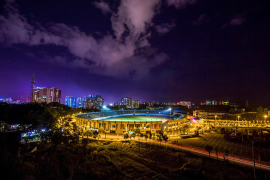 湖北省恩施市体育运动中心夜景