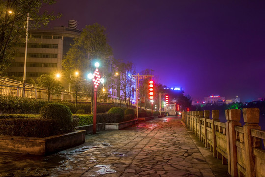 湖北省恩施市沿江休闲步道夜景