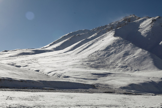 中国甘肃祁连雪山自驾游