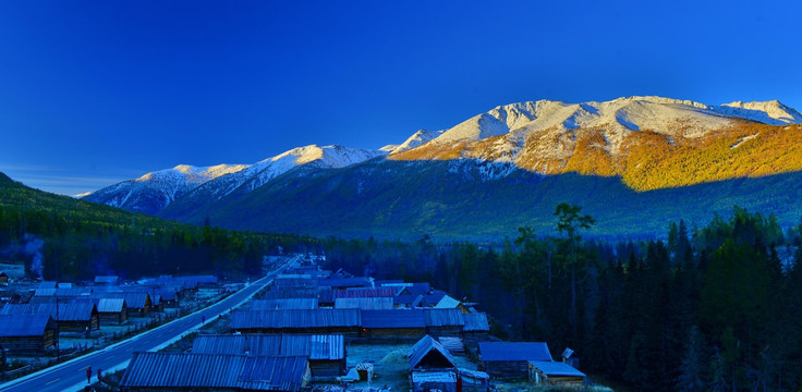 雪山下的喀纳斯