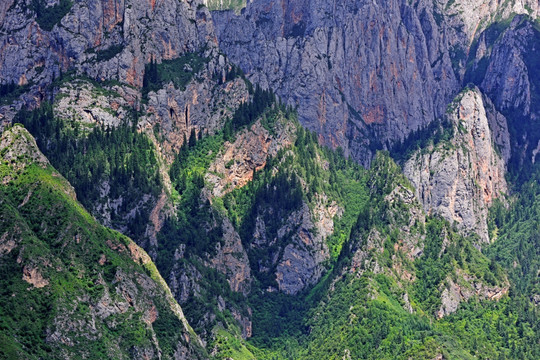 高山峻岭