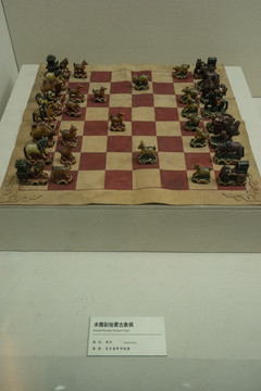 木雕彩绘蒙古象棋 清代