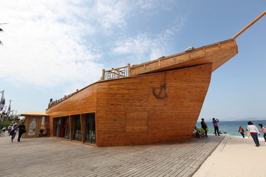 轮船造型木屋建筑