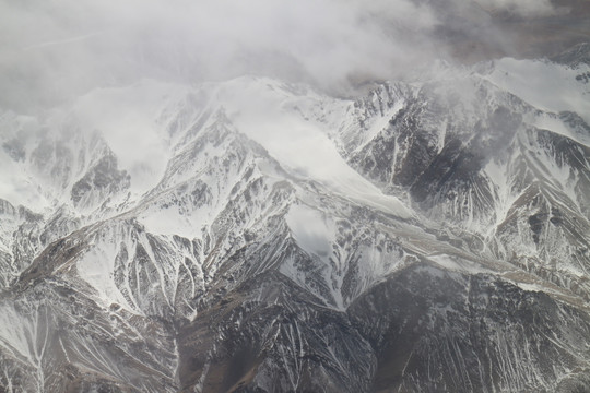 云雾雪峰