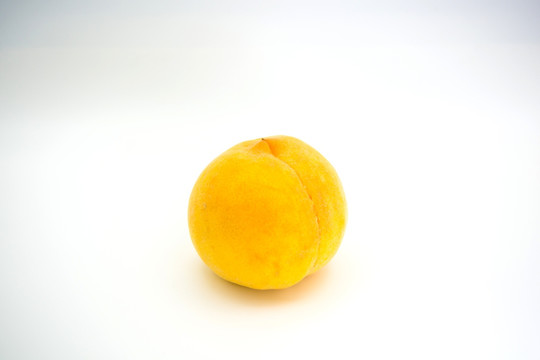 新鲜黄桃