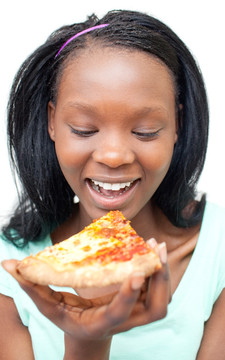 吃披萨的女孩