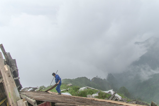 九峰山 重建