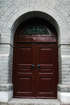 教堂拱形门