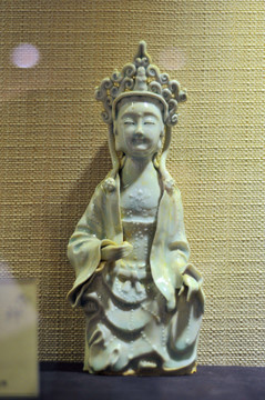 青白瓷观音菩萨坐像