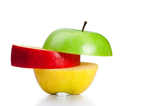 多种水果叠成的苹果造型