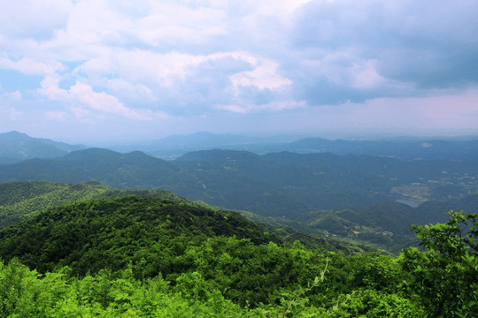 连绵青山