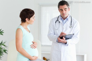 为孕妇诊断的男医生