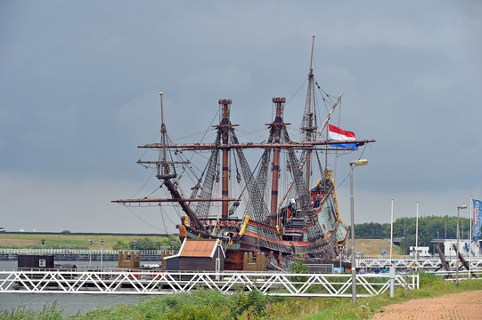 荷兰木船