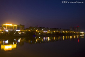 江西省抚州市抚河堤岸夜景