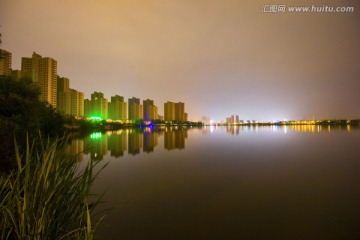 江西省抚州市南岸湖堤岸夜景