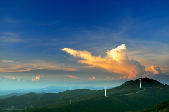 高山 蓝天 落日 户外