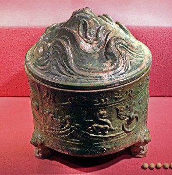 西汉绿釉陶奁