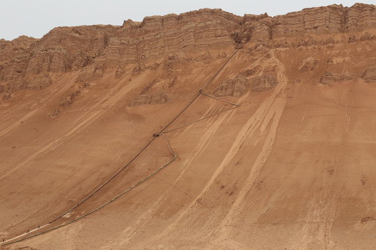 新疆 吐鲁番 火焰山 戈壁