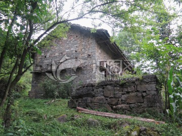 农村石头房子