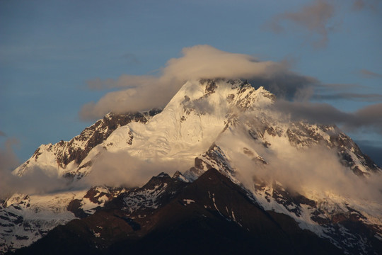 雪山日出