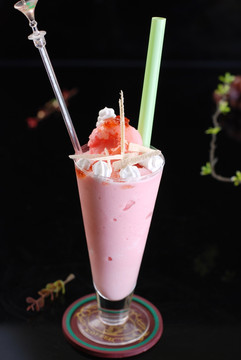 草莓冰奶