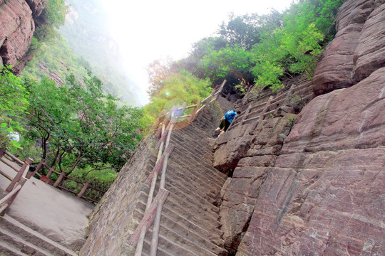 石径山路