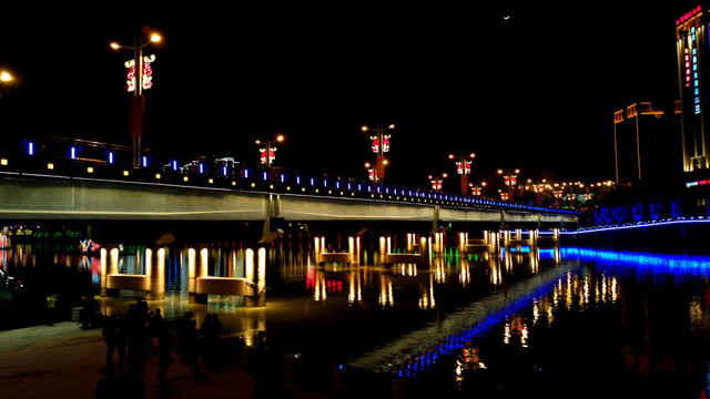 都市桥河夜景
