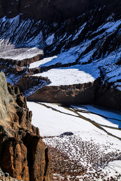 巴音沟峡谷雪景