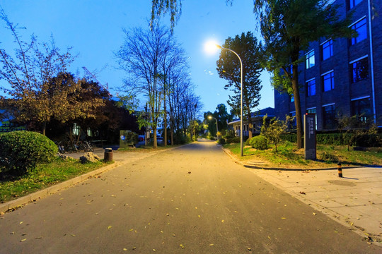 北大校园综合科研楼夜景