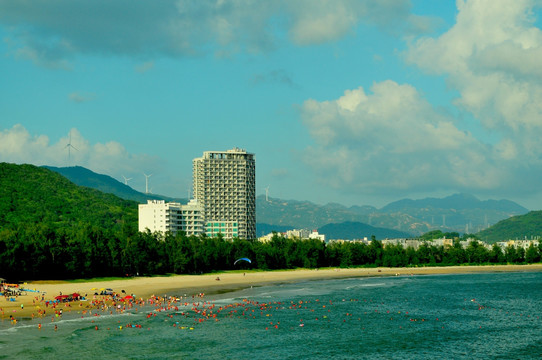 蓝天白云 海水浴场 蓝色大海