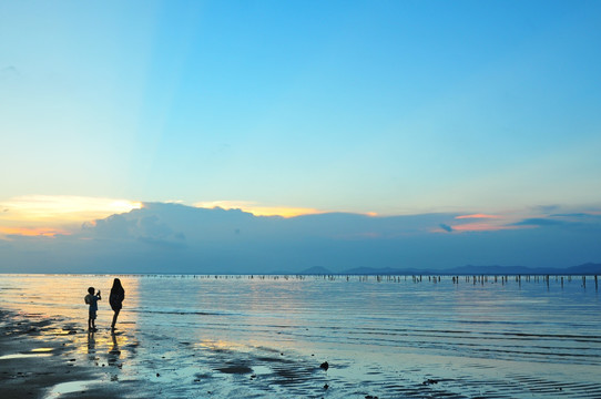 滩涂夕阳 海水养殖 宁静海边