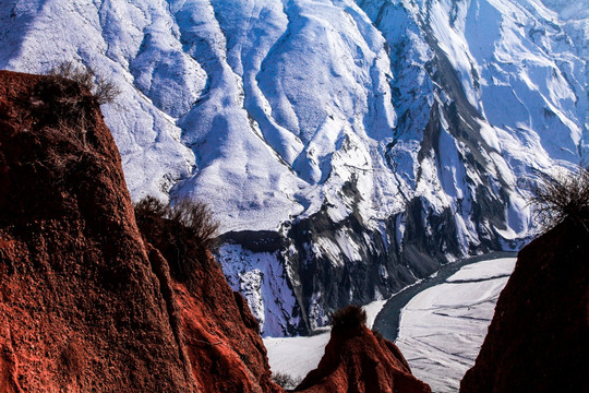 巴音沟峡谷雪景