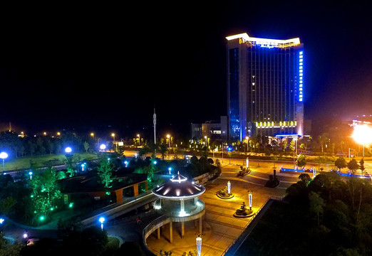 邵阳市爱莲广场温德姆大酒店夜景