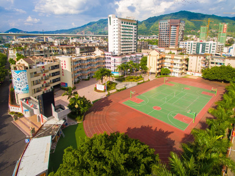 龙岩市溪南小学