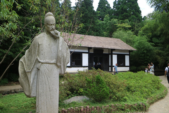 庐山 白居易草堂