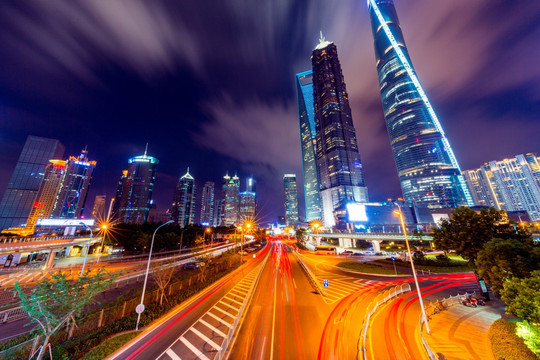 上海三足鼎立夜景