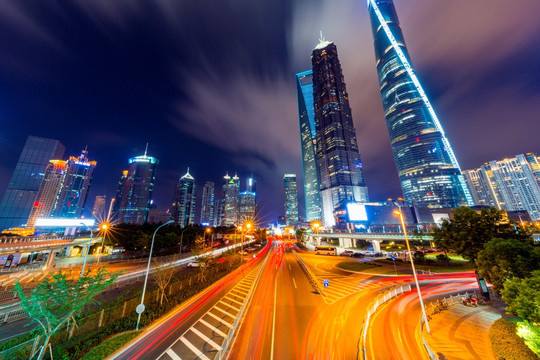 上海三足鼎立夜景