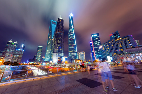 上海三足鼎立夜景