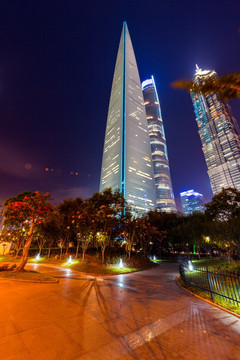 上海三足鼎立夜景