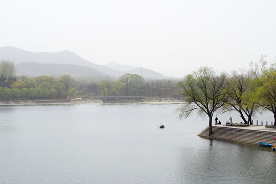 水墨湖光水色