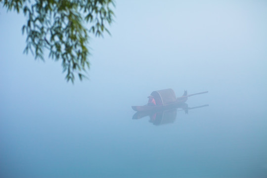 雾里行舟