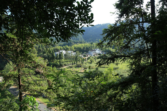 遥远的小山村