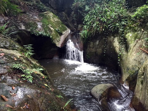 山澗流水