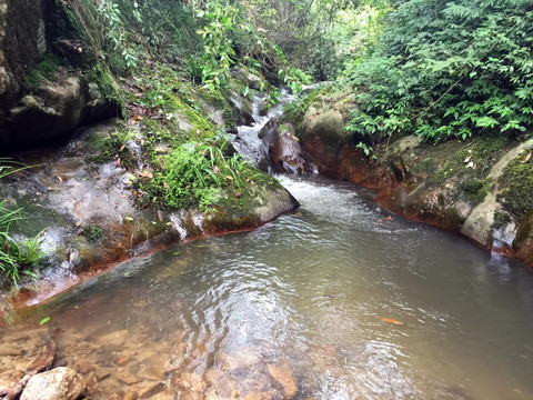 山澗流水