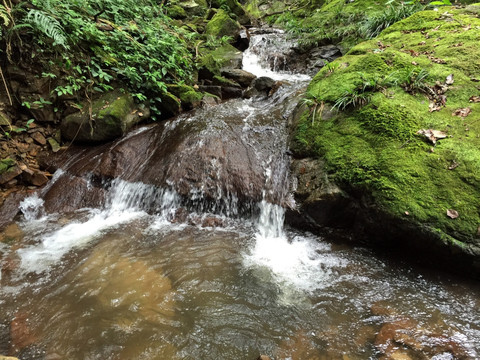 山涧流水