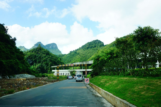 盘山高速路