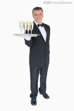 服务员托着香槟酒盘子