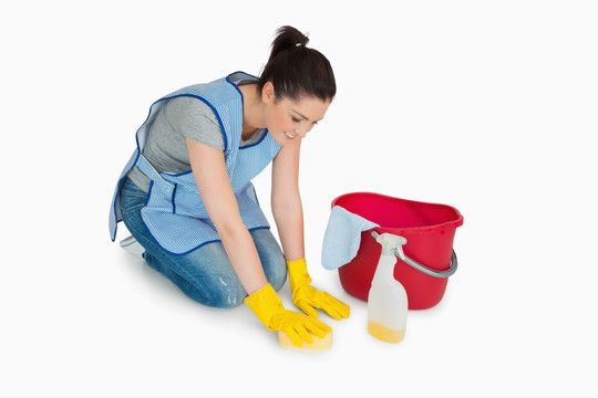 清洁女工洗地板